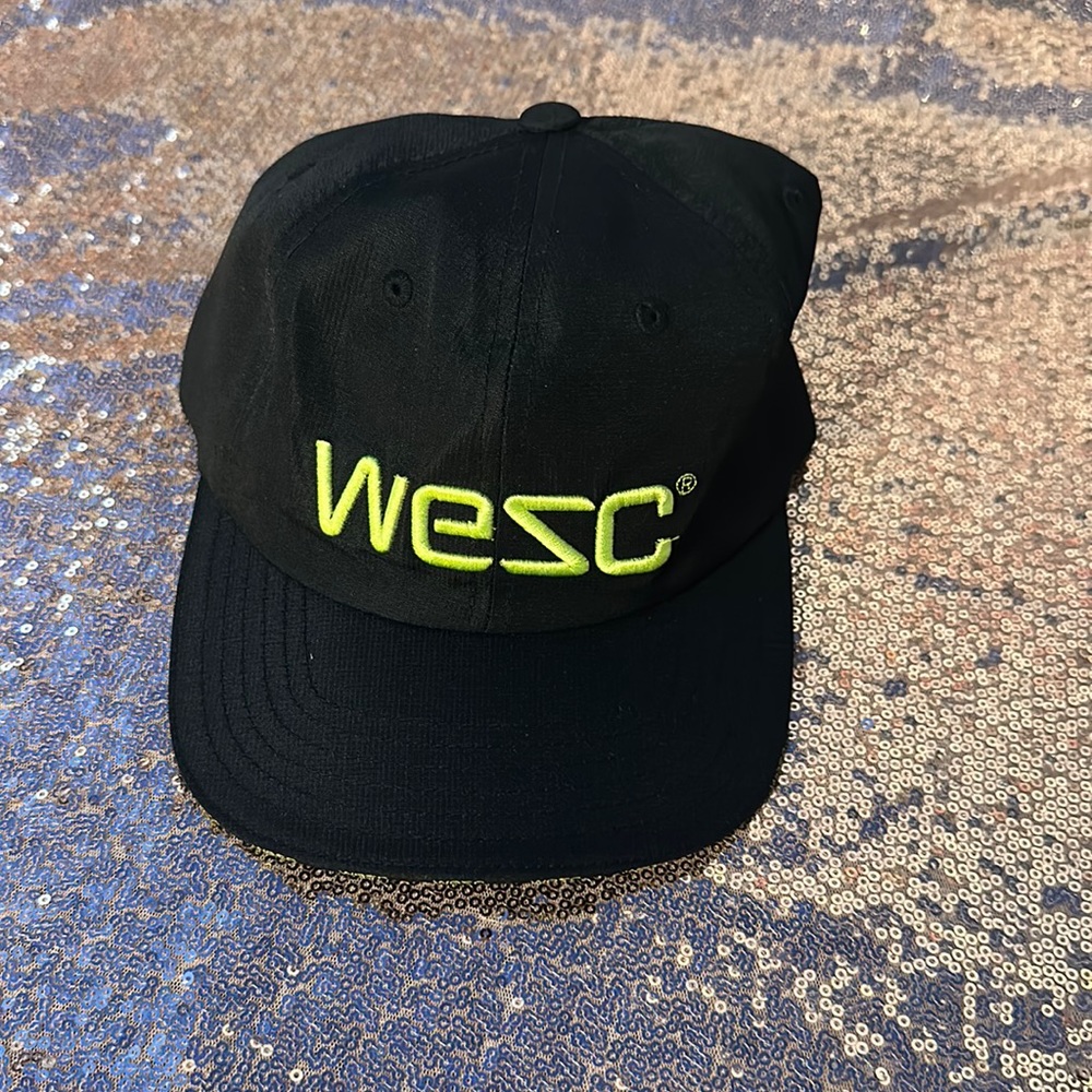 WESC black & neon yellow hat but strap in back